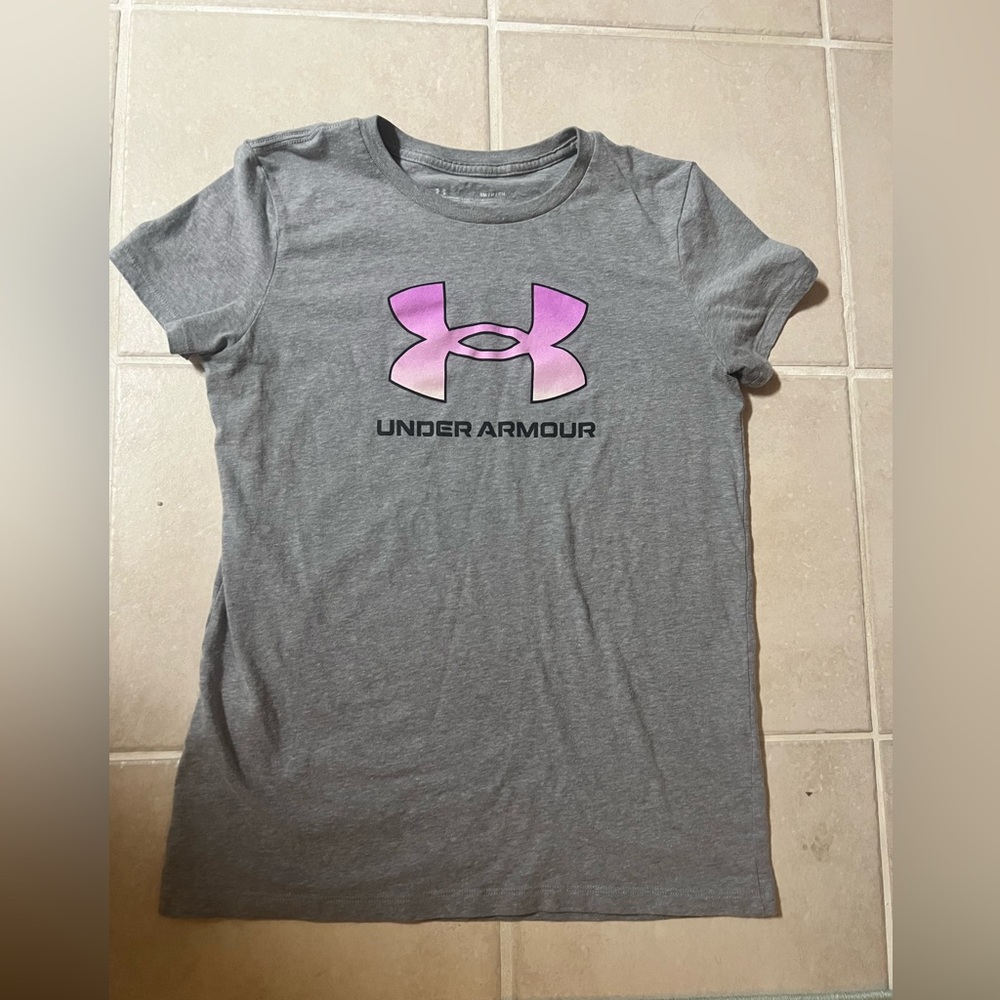 Under Armour tshirt